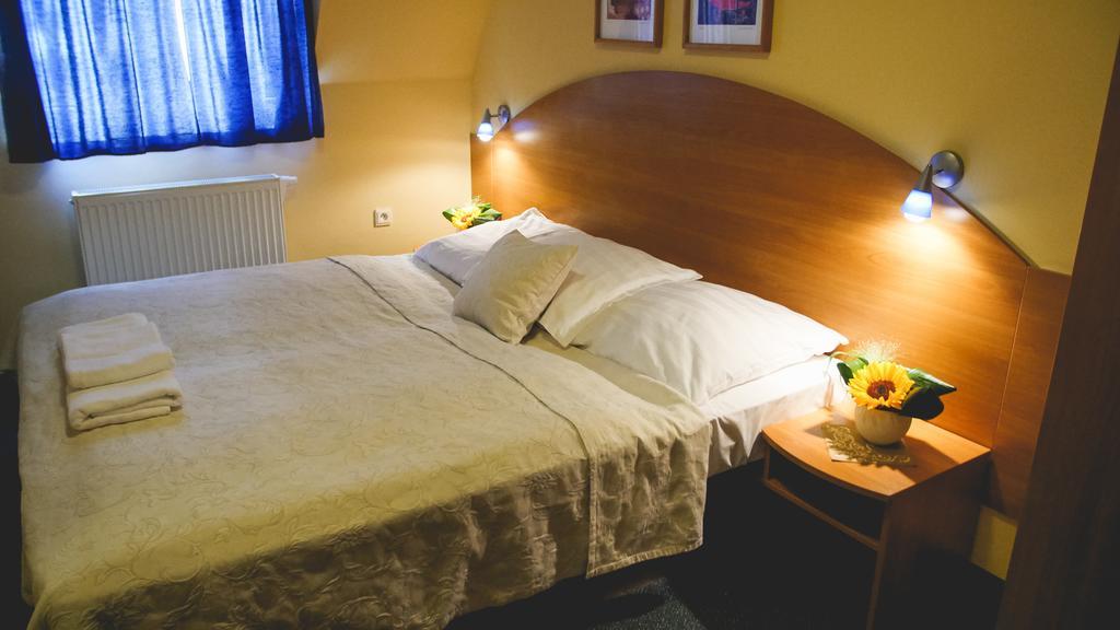 Penzion Fontana Bešeňová Exterior foto