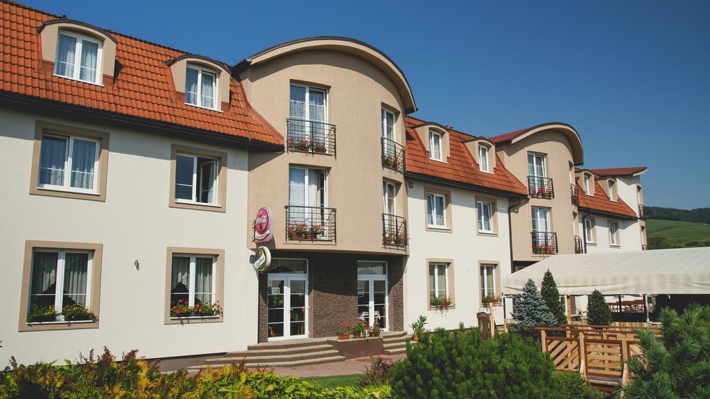 Penzion Fontana Bešeňová Exterior foto