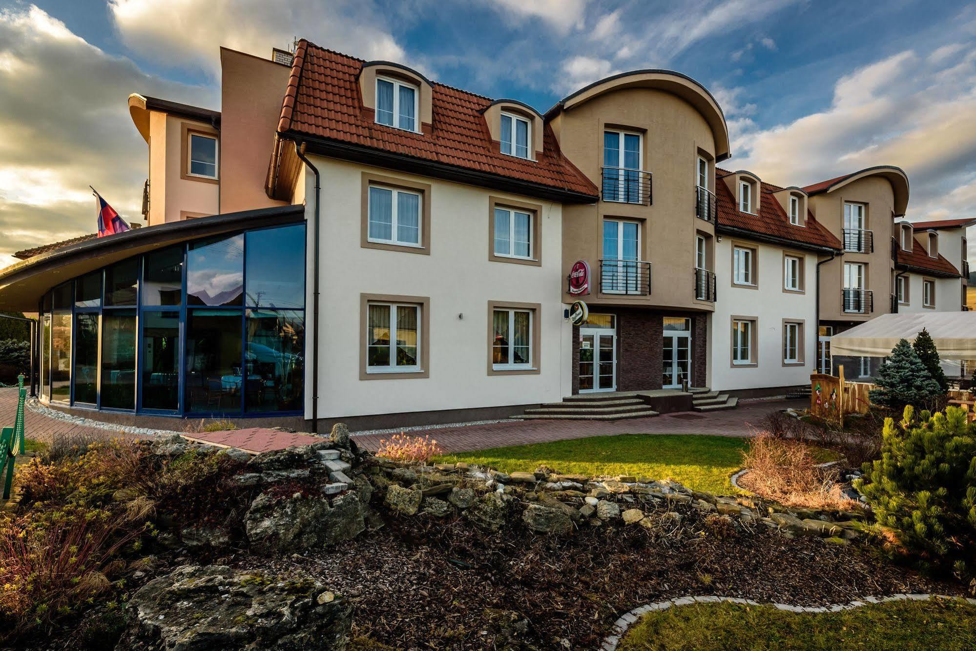 Penzion Fontana Bešeňová Exterior foto